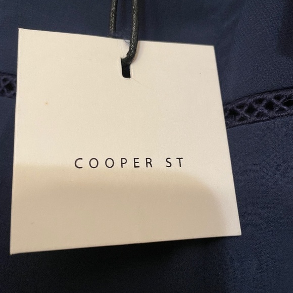 Navy blue flirty off the shoulder floaty dress - Picture 4 of 6